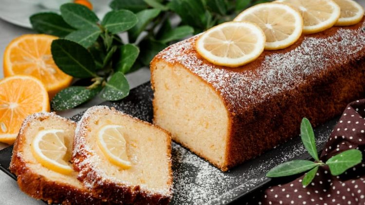 bolo de laranja com rodelas de laranja em cima