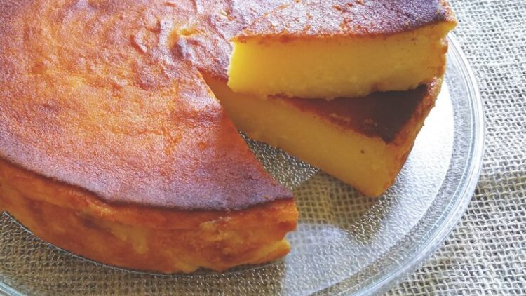 BOLO DE MANDIOCA DE LIQUIDIFICADOR SEM TRIGO, SEM AÇÚCAR, SEM LEITE –  RÁPIDO E SIMPLES DE FAZER!! Receita por Receitas da Vânia - Cookpad