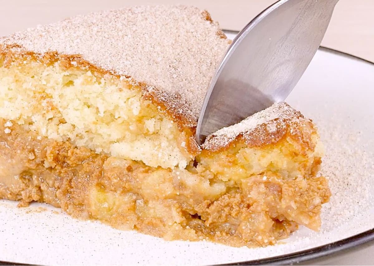 Bolo de banana com doce de leite